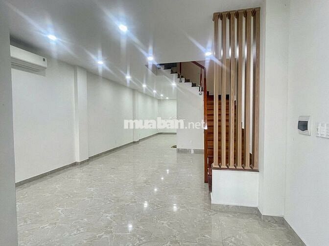 Tầng trệt 5x23m Vạn Phúc có máy lạnh hầm xe, lối đi riêng. Chỉ 10,5tr