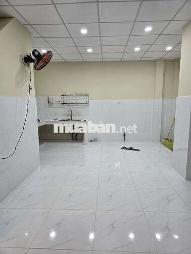 Cho thuê nhà nguyên căn DTSD 70M2 Mặt tiền đường