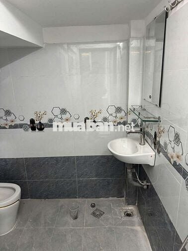 Nhà TÂN HÒA ĐÔNG [5X10, 3 lầu, 4pn, 3toilet] 14tr/tháng