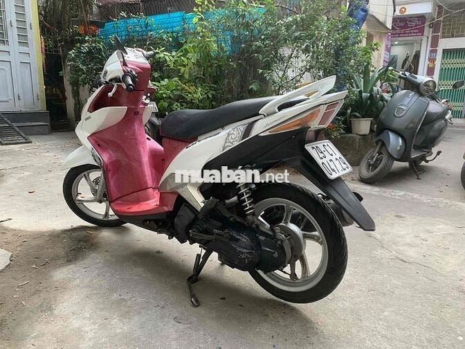 Xe Yamaha Luvias RS 125cc màu trắng