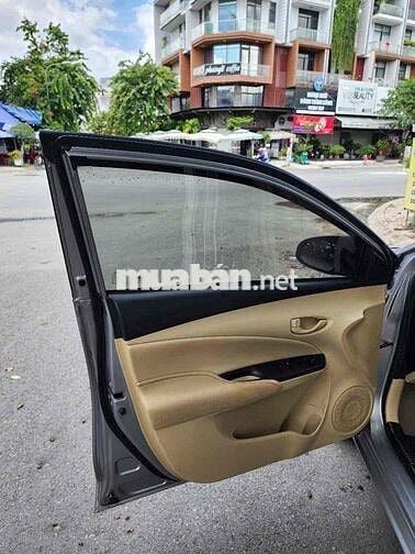 Toyota Vios 2021 Bạc 5 chỗ