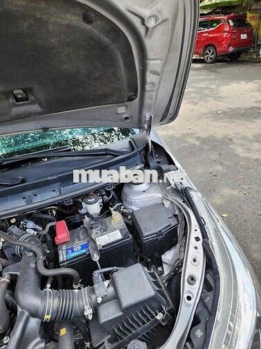 Toyota Vios 2021 Bạc 5 chỗ