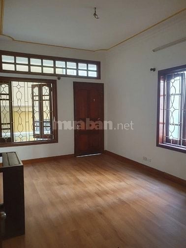 Cho thuê nhà 30m2 x 3 tầng ngõ 81 Nguyễn Phong Sắc, Cầu Giấy