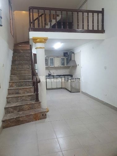 Cho thuê nhà 30m2 x 3 tầng ngõ 81 Nguyễn Phong Sắc, Cầu Giấy