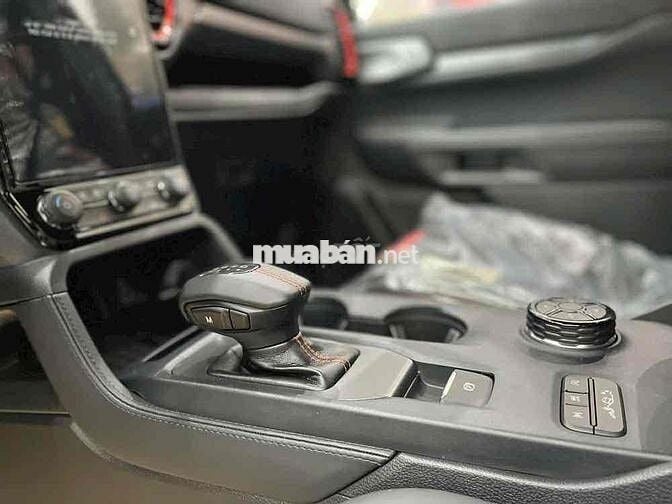 Ford Raptor 2024 Trắng 1 vạn km