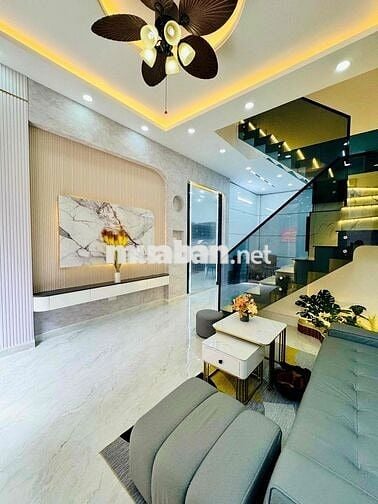 hẻm 1/ , cách HXH 10m , nhà mới xây 3 tầng 3 pn đẹp sang xịn