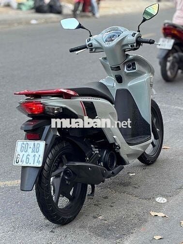 Bán Vision 2025 Bản Thể Thao Xám Xi Măng