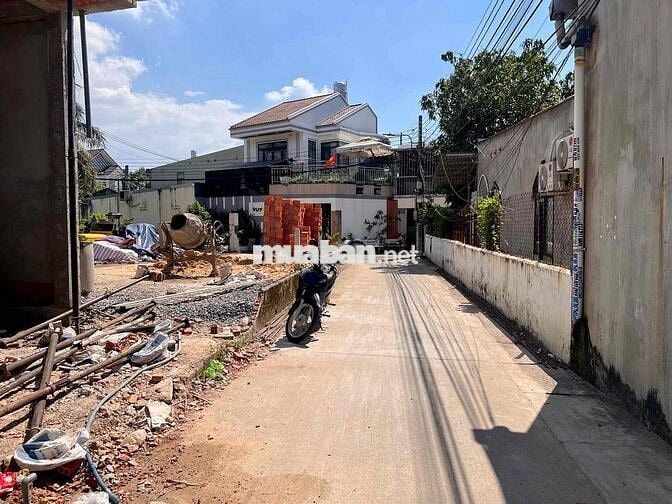 Hiếm Nhà 1 trệt 1 lầu chuẩn bị hoàn thiện khu 6 Phú Lợi cũ -TP.HCM đẹp