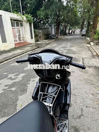 AB 125 2013 xe đẹp máy êm 15tr500 ***