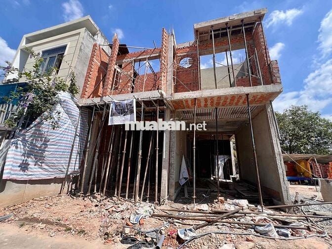 Hiếm Nhà 1 trệt 1 lầu chuẩn bị hoàn thiện khu 6 Phú Lợi cũ -TP.HCM đẹp