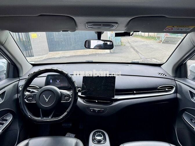 VinFast VF5 Plus 2024 - Màu trắng - 3vkm - Mua pin