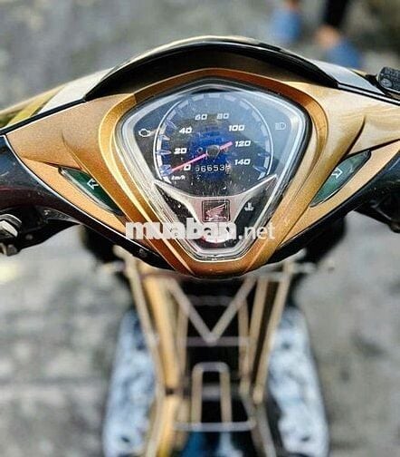 Dư xe AB 2012 zin chính chủ nữ trung niên chạy kỹ