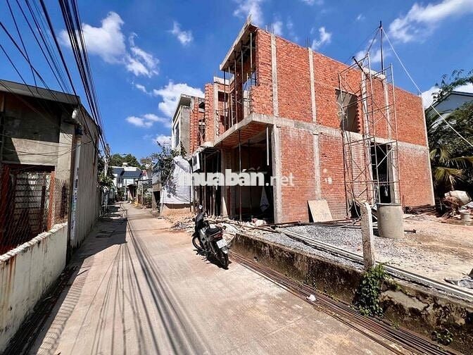 Hiếm Nhà 1 trệt 1 lầu chuẩn bị hoàn thiện khu 6 Phú Lợi cũ -TP.HCM đẹp