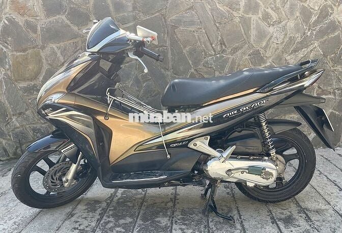 Dư xe AB 2012 zin chính chủ nữ trung niên chạy kỹ