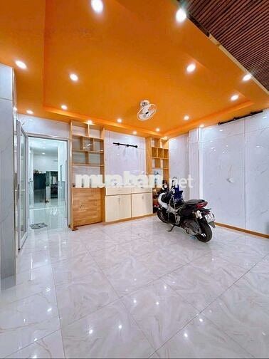 NHÀ 3 PHÒNG NGỦ - HẺM 28 MẬU THÂN