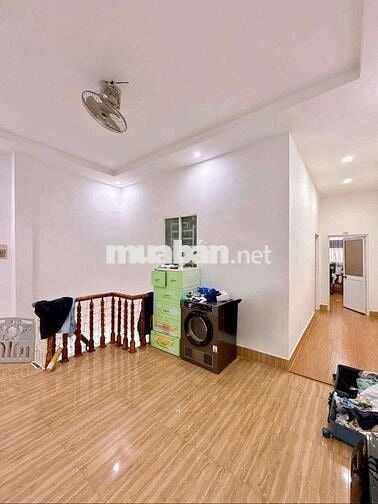 NHÀ 3 PHÒNG NGỦ - HẺM 28 MẬU THÂN