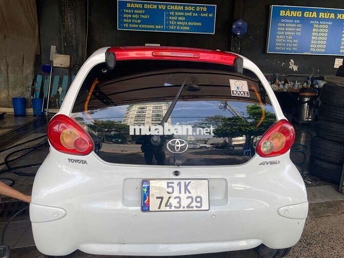 Toyota Aygo 2009 Trắng đỏ
