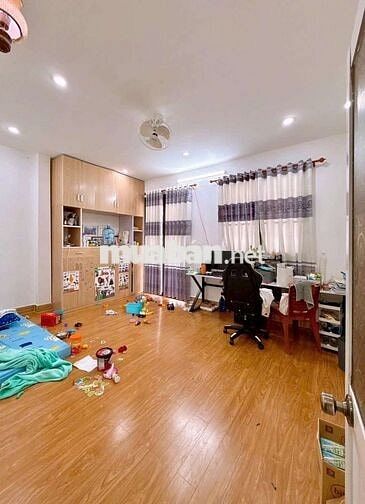 NHÀ 3 PHÒNG NGỦ - HẺM 28 MẬU THÂN