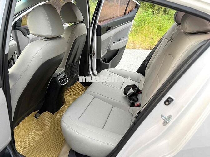 Hyundai Elantra 2017 1.6 MT - 82000 km