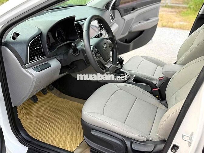 Hyundai Elantra 2017 1.6 MT - 82000 km