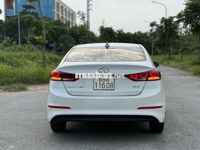 Hyundai Elantra 2017 1.6 MT - 82000 km