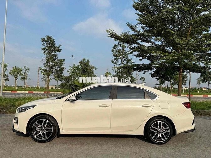 Kia Cerato 2021 1.6 AT LUXURY - 62000 km