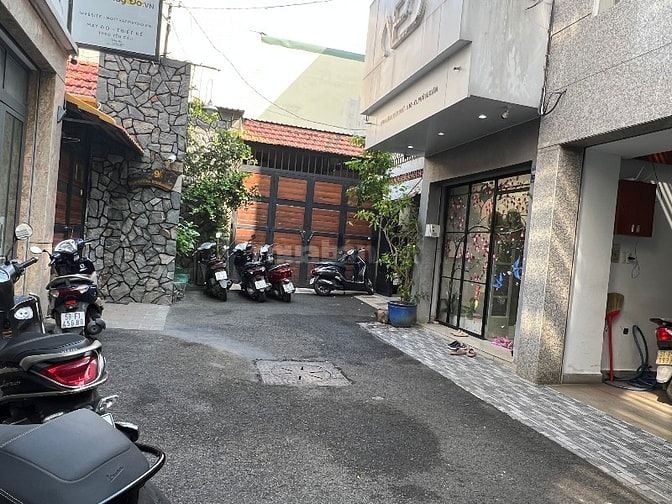 Cho thuê chính chủ nguyên căn 4x12 gần sân bay TSN