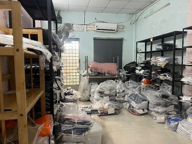 Cho thuê chính chủ nguyên căn 4x12 gần sân bay TSN