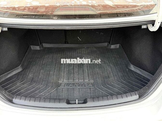 Hyundai Elantra 2017 1.6 MT - 82000 km