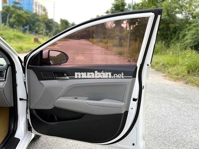 Hyundai Elantra 2017 1.6 MT - 82000 km