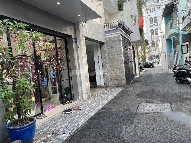 Cho thuê chính chủ nguyên căn 4x12 gần sân bay TSN