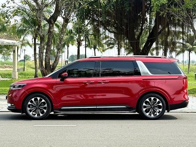 🆕 KIA CARNIVAL 2.2Diesel " Signature " Sản xuất : 2022 Model 2023