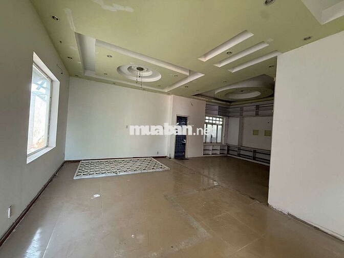 BIỆT THỰ 10X24M 1 TRỆT 2 LẦU RỘNG RÃI THÔNG THOÁNG