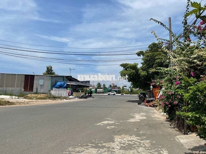 Góc 2 mặt tiền Nguyễn Văn Linh TP.Phan Thiết 162m2(7mx30m) Full thổ cư