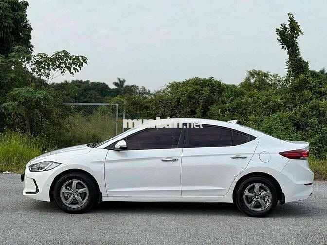 Hyundai Elantra 2017 1.6 MT - 82000 km