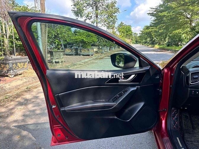 Mazda 3 2016 1.5 AT Sedan - 100000 km