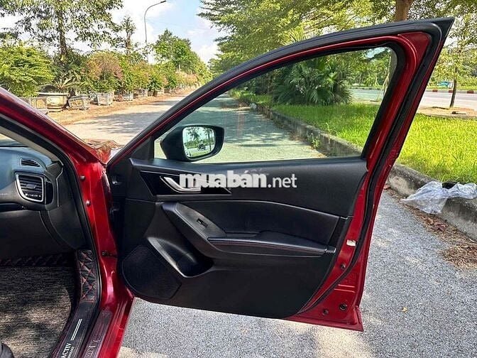 Mazda 3 2016 1.5 AT Sedan - 100000 km