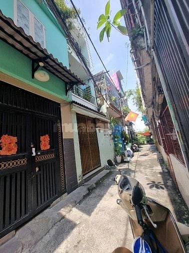 Nhà ngay gần trường tiểu học ,cấp 2, cấp 3