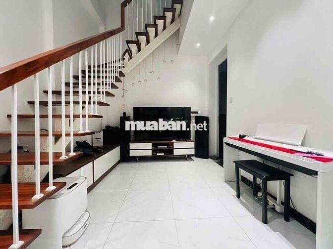 NHÀ ĐẸP KIM ĐỒNG 3BƯƠC Ô TÔ TRÁNH DT 44M 4 TẦNG 8Tỷ