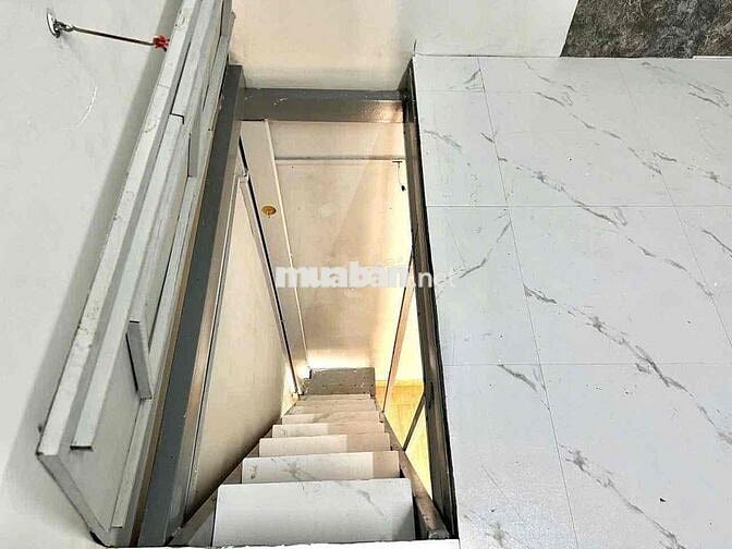 nhà trệt 1 trệt 1 lầu ngay gần siêu thị satra phạm hùng Q8