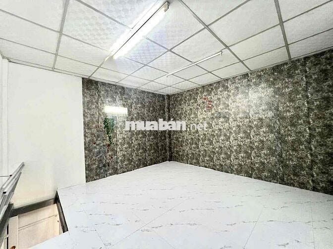 nhà trệt 1 trệt 1 lầu ngay gần siêu thị satra phạm hùng Q8