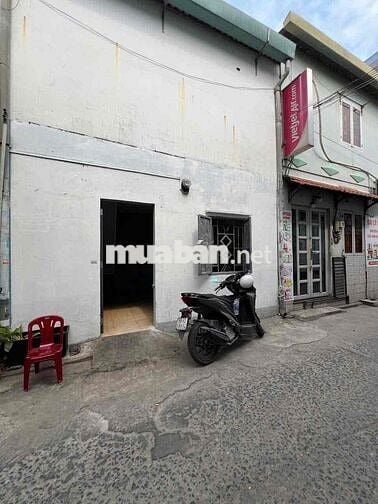 nhà trệt 1 trệt 1 lầu ngay gần siêu thị satra phạm hùng Q8