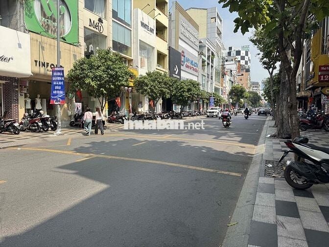 PHỐ THỜI TRANG NGUYỄN TRÃI THƯƠNG HIỆU Q1 4x18 - 5 TẦNG THANG MÁY