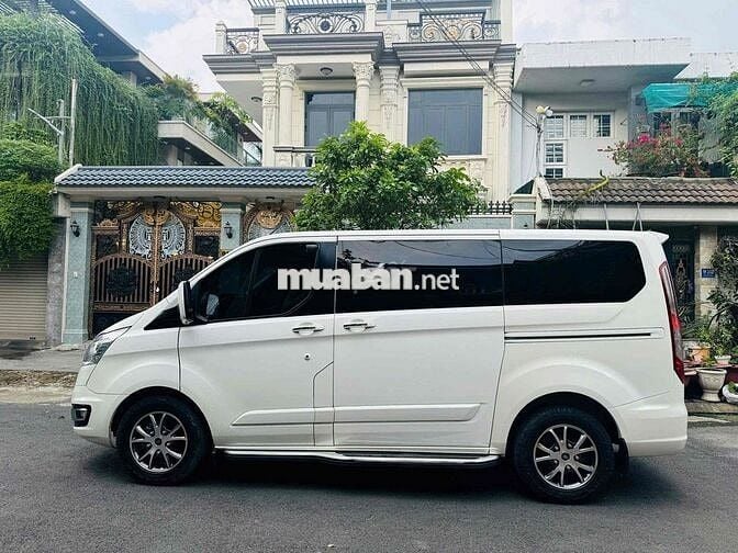 Ford Tourneo 2019 Titanium - trả trước 350tr