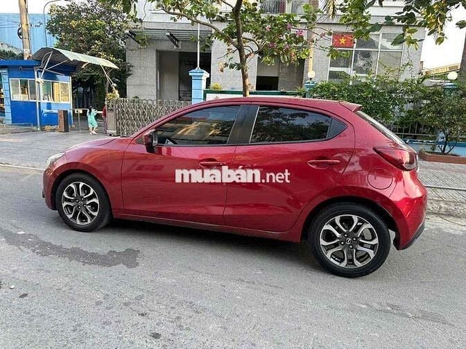Mazda 2 2016 1.5 AT Hatchback - 100000 km