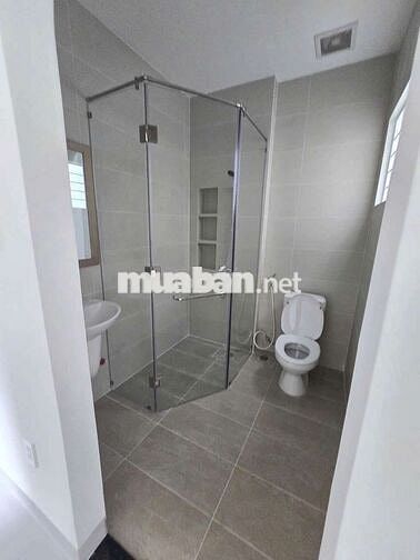 Cho thuê nhà hẻm xe tải Trần Hưng Đạo Q1, 4m x 15, 2 tầng 16tr