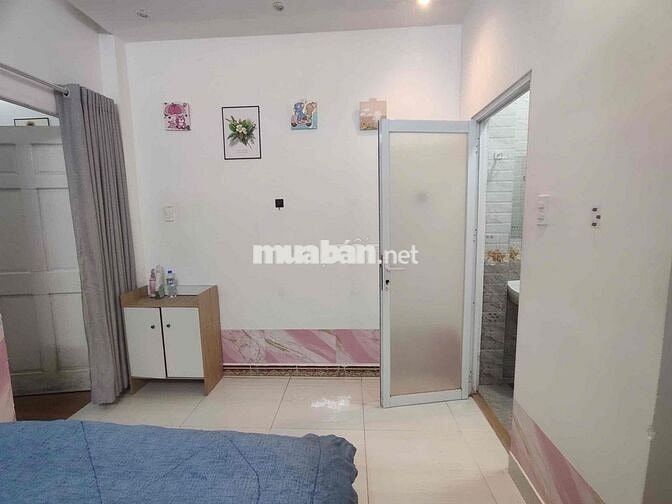 Cần pass lại phòng trung tâm quận 1 , gần Chợ Tân Định