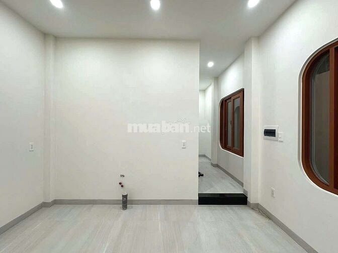 Cho thuê nhà hẻm xe tải Trần Hưng Đạo Q1, 4m x 15, 2 tầng 16tr