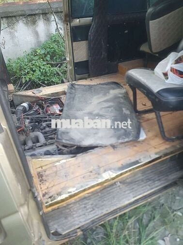 Daihatsu 2004 7 chỗ Vàng cát