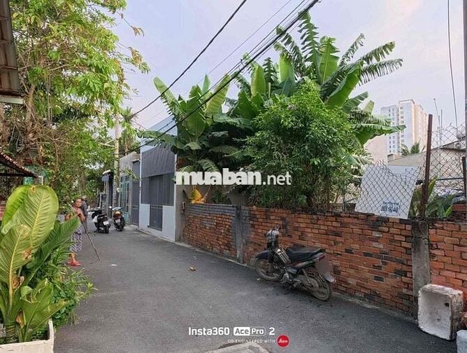 Bán Gấp Nhà 2,5 t 80m  có sổ đầy đủ , xe hơi vào tận nhà